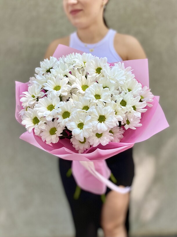 Монобукет с ромашковой хризантемой, артикул F1429014 - 2790 рублей, доставка по городу. Flawery - доставка цветов