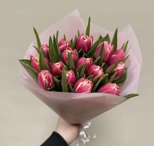 Букет 15 пионовидных тюльпанов, артикул F1386080 - 4400 рублей, доставка по городу. Flawery - доставка цветов