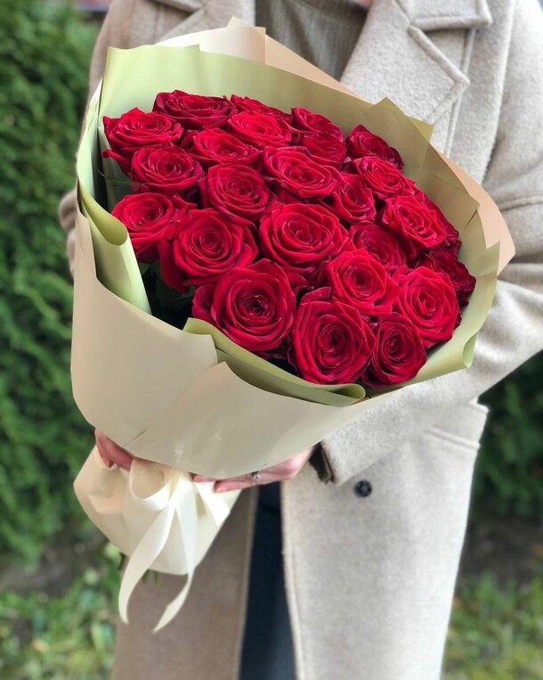 Букет из роз, артикул F1084628 - 7690 рублей, доставка по городу. Flawery - доставка цветов