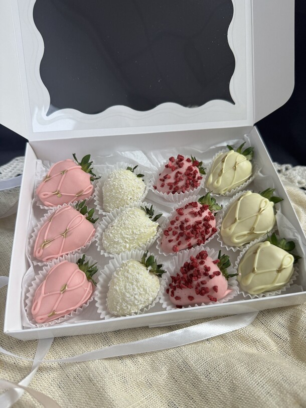 Клубника в шоколаде, артикул F1343667 - 2750 рублей, доставка по городу. Flawery - доставка цветов