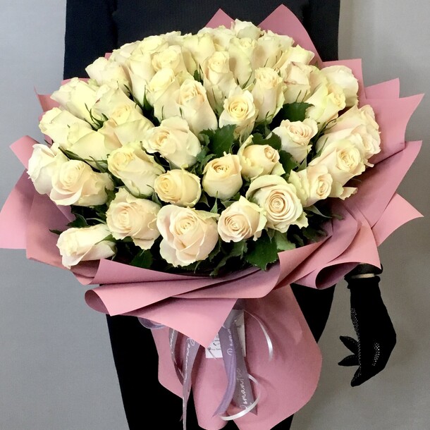 51 кремовая роза шарман, артикул F1097682 - 10850 рублей, доставка по городу. Flawery - доставка цветов