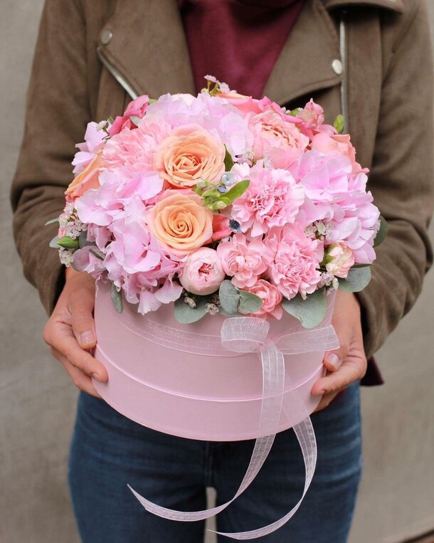 Нежная композиция, артикул F1082553 - 6490 рублей, доставка по городу. Flawery - доставка цветов