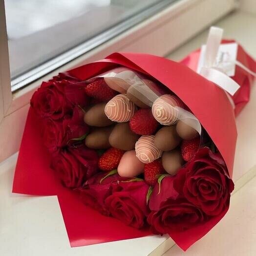 Клубника и розы, артикул F1082646 - 9350 рублей, доставка по городу. Flawery - доставка цветов