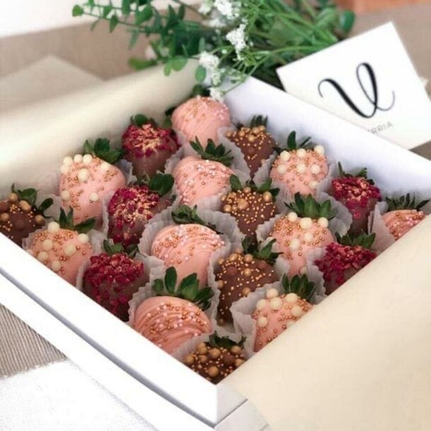 Клубника в шоколаде., артикул F1082844 - 6600 рублей, доставка по городу. Flawery - доставка цветов