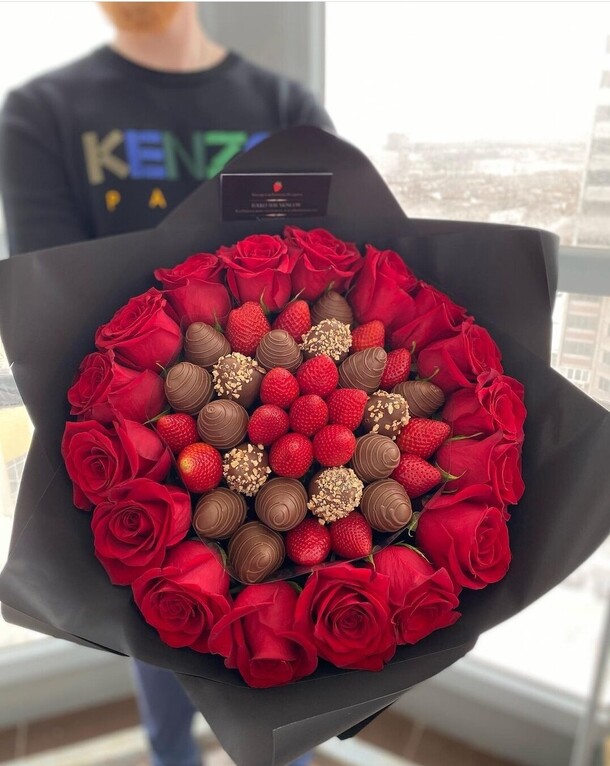 Клубника в шоколаде 🔥, артикул F1091461 - 13640 рублей, доставка по городу. Flawery - доставка цветов