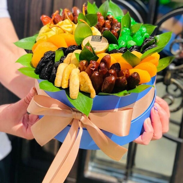 Букет из сухофруктов, артикул F1139319 - 7150 рублей, доставка по городу. Flawery - доставка цветов