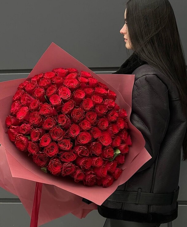 101 роза красная, артикул F1400128 - 16489 рублей, доставка по городу. Flawery - доставка цветов