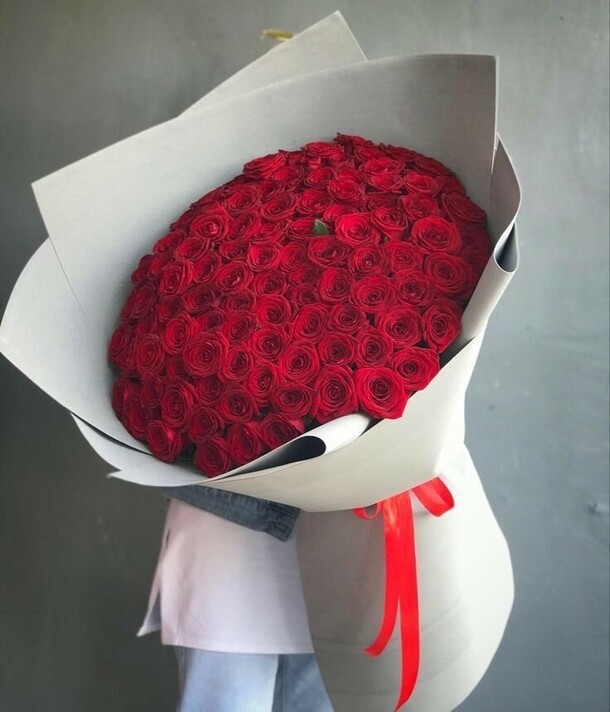 101 роза голландская, артикул F1400146 - 32505 рублей, доставка по городу. Flawery - доставка цветов