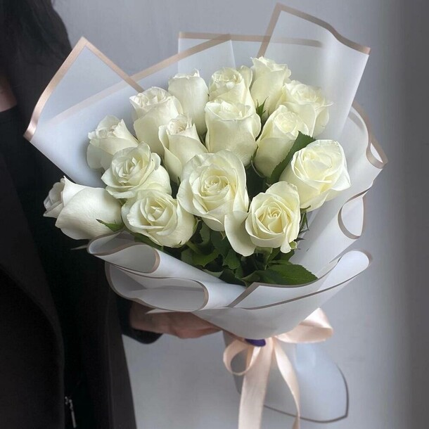 15 роз, артикул F1400161 - 2585 рублей, доставка по городу. Flawery - доставка цветов