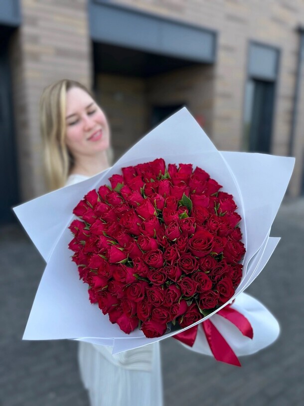 101 роза, артикул F1421539 - 14795 рублей, доставка по городу. Flawery - доставка цветов