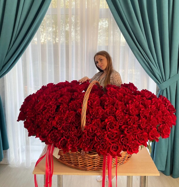 Гигантский букет в корзине, артикул F1422050 - 175626 рублей, доставка по городу. Flawery - доставка цветов