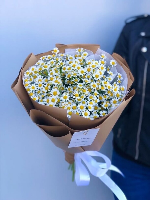 Букет из ромашек, артикул F1422078 - 4532 рублей, доставка по городу. Flawery - доставка цветов