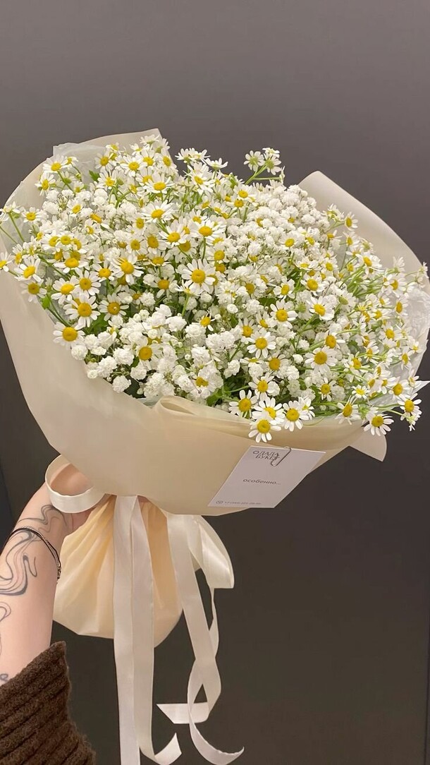 Ромашки букет танацетум полевой, артикул F1425517 - 4389 рублей, доставка по городу. Flawery - доставка цветов