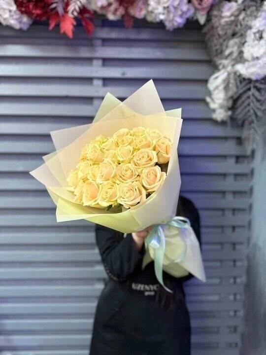 21 персиковая роза 60 см, артикул F1444184 - 7920 рублей, доставка по городу. Flawery - доставка цветов