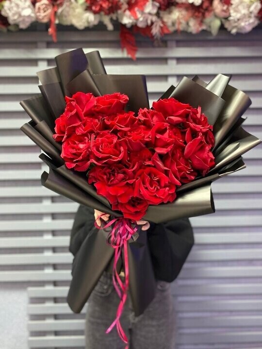 Букет 17 французских роз, артикул F1444202 - 14289 рублей, доставка по городу. Flawery - доставка цветов