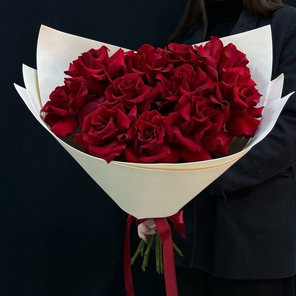 Букет из 11 французских роз, артикул F1444227 - 7260 рублей, доставка по городу. Flawery - доставка цветов