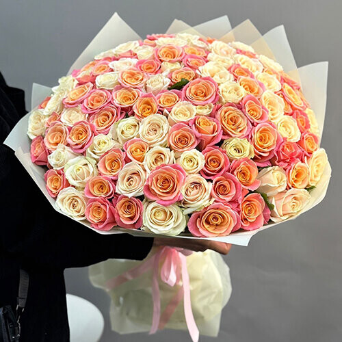 Букет из 101 розы (60 см), артикул F1445047 - 25741 рублей, доставка по городу. Flawery - доставка цветов