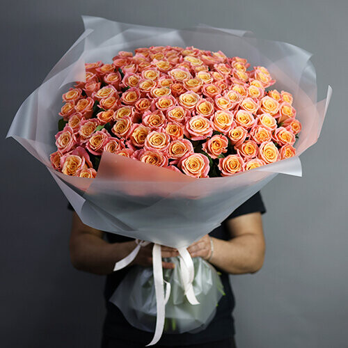 Букет из 101 розы (70 см), артикул F1445069 - 42900 рублей, доставка по городу. Flawery - доставка цветов