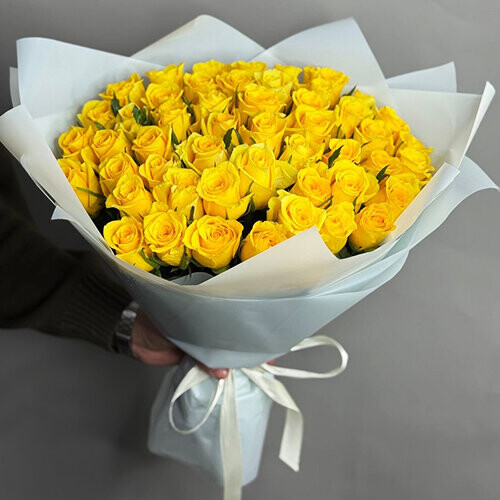 Букет 51 лимонная роза (40 см), артикул F1445110 - 14410 рублей, доставка по городу. Flawery - доставка цветов