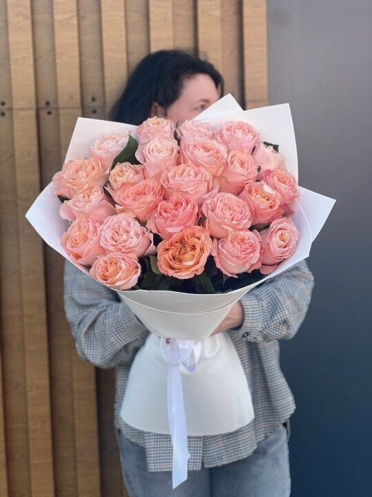 25 пионовидных роз, артикул F1450649 - 15285 рублей, доставка по городу. Flawery - доставка цветов