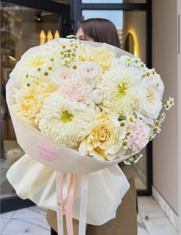 Букет солнечный, артикул F1490615 - 8490 рублей, доставка по городу. Flawery - доставка цветов