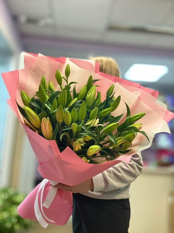 Букет гигант лилий, артикул F1526481 - 10428 рублей, доставка по городу. Flawery - доставка цветов