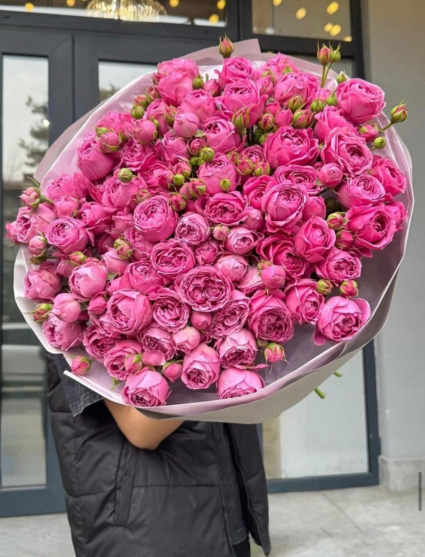 Пионовидные кустовые розы, артикул F1534479 - 16890 рублей, доставка по городу. Flawery - доставка цветов