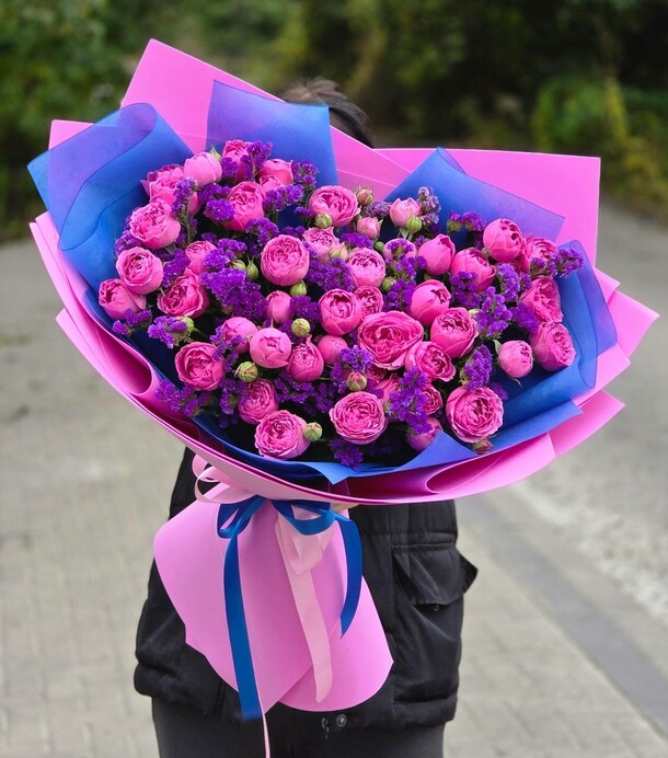 Пионовидные розы и статица, артикул F1534483 - 18990 рублей, доставка по городу. Flawery - доставка цветов