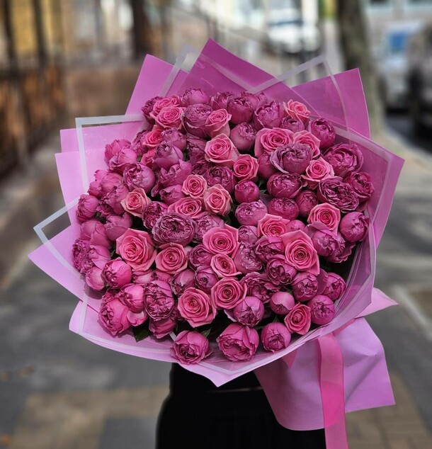 Пионовидные кустовые розы, артикул F1534485 - 20870 рублей, доставка по городу. Flawery - доставка цветов