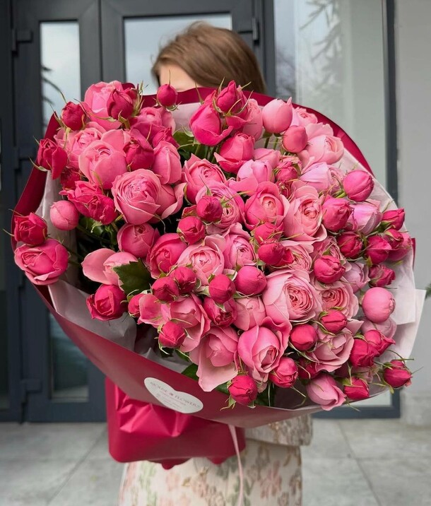 Кустовые пионовидные розы, артикул F1535080 - 16790 рублей, доставка по городу. Flawery - доставка цветов