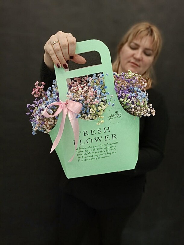 Цветы гипсофила в сумочке, артикул F1535166 - 4550 рублей, доставка по городу. Flawery - доставка цветов