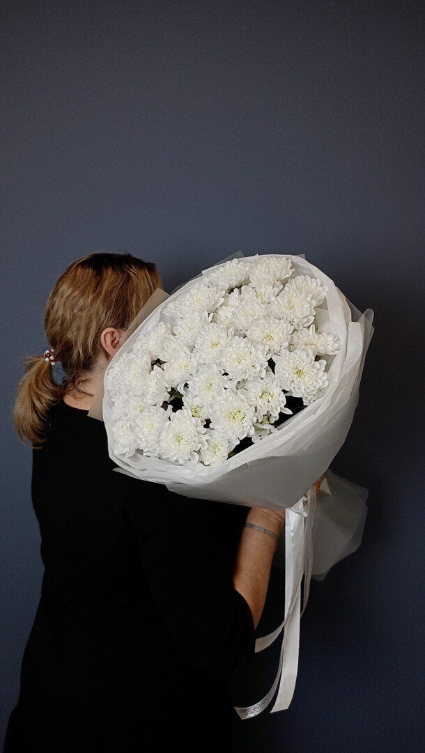 Букет хризантем, артикул F1535236 - 4490 рублей, доставка по городу. Flawery - доставка цветов