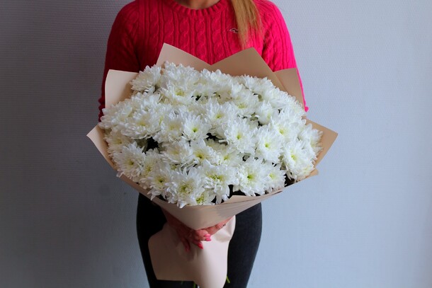 Букет с хризантемой, артикул F1282910 - 6190 рублей, доставка по городу. Flawery - доставка цветов