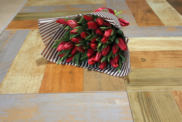 Тюльпанио, артикул F102079 - 7590 рублей, доставка по городу. Flawery - доставка цветов