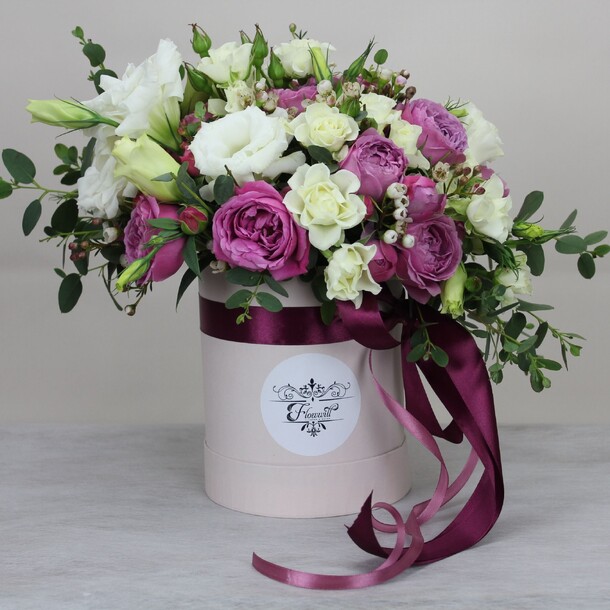 С первого взгляда, артикул F65901 - 8858 рублей, доставка по городу. Flawery - доставка цветов