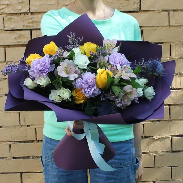 Сливовый сад, артикул F90021 - 7187 рублей, доставка по городу. Flawery - доставка цветов