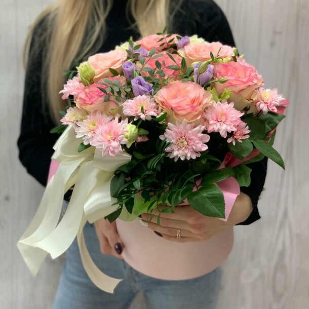 Композиция роз и хризантем, артикул F1085007 - 7865 рублей, доставка по городу. Flawery - доставка цветов