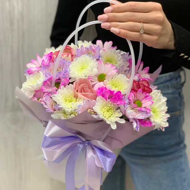 Композиция роз и хризантем, артикул F1109658 - 4538 рублей, доставка по городу. Flawery - доставка цветов