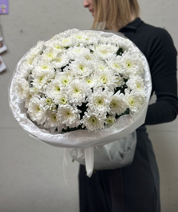 Букет из белых хризантем l, артикул F1385367 - 9700 рублей, доставка по городу. Flawery - доставка цветов