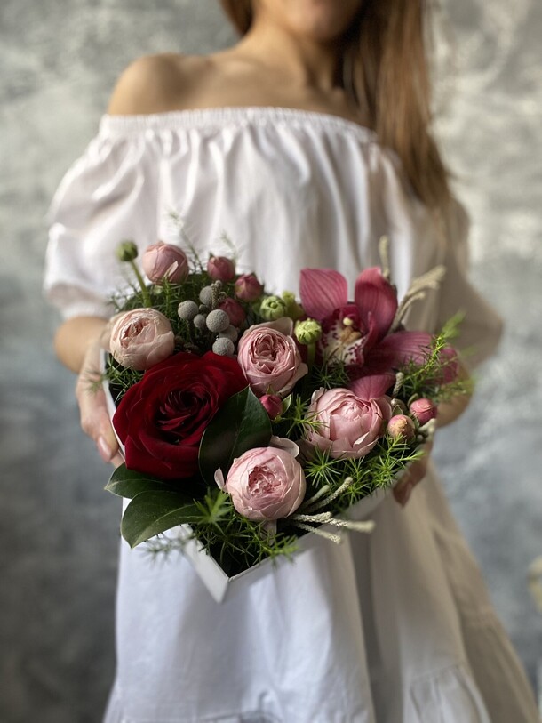 Сердце из роз, артикул F1096192 - 3500 рублей, доставка по городу. Flawery - доставка цветов