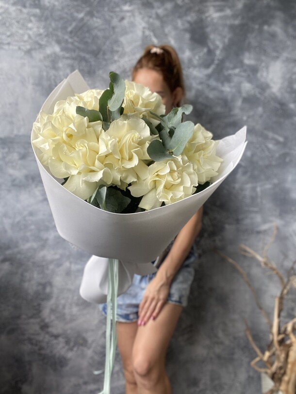 Белые кружевные розы, артикул F1214980 - 4990 рублей, доставка по городу. Flawery - доставка цветов