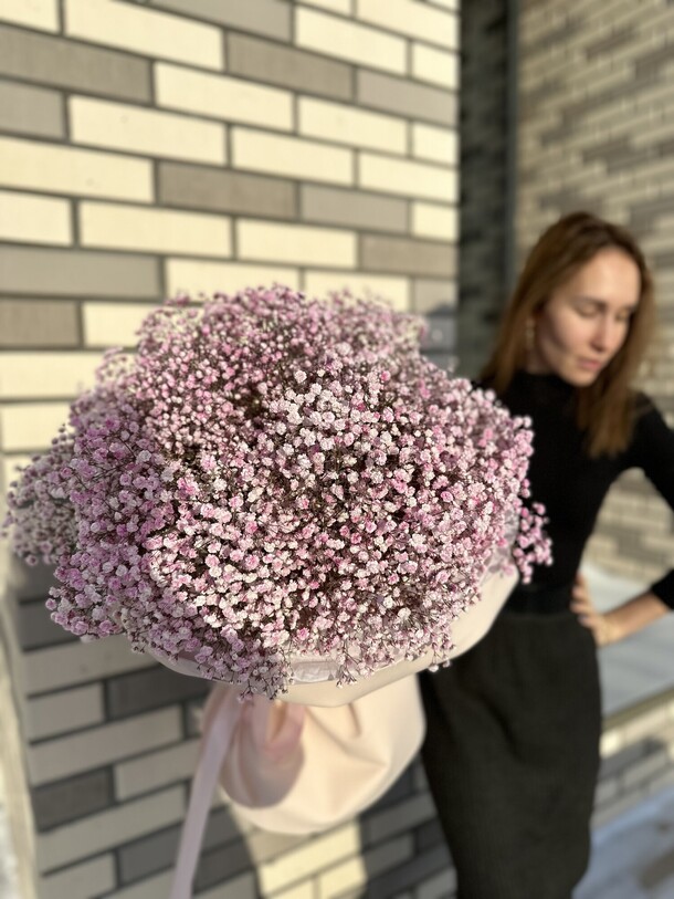 Букет гигант из розовой гипсофилы, артикул F1243085 - 11450 рублей, доставка по городу. Flawery - доставка цветов