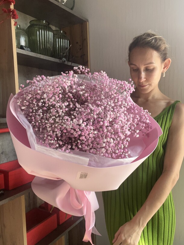 Букет из розовой гипсофилы, артикул F1323212 - 3600 рублей, доставка по городу. Flawery - доставка цветов
