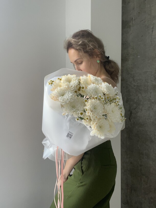 Хризантемы и ромашкм, артикул F1323218 - 4600 рублей, доставка по городу. Flawery - доставка цветов