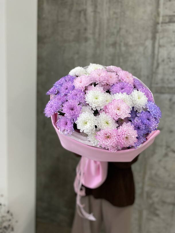 Букет гигант из хризантем, артикул F1342691 - 5950 рублей, доставка по городу. Flawery - доставка цветов