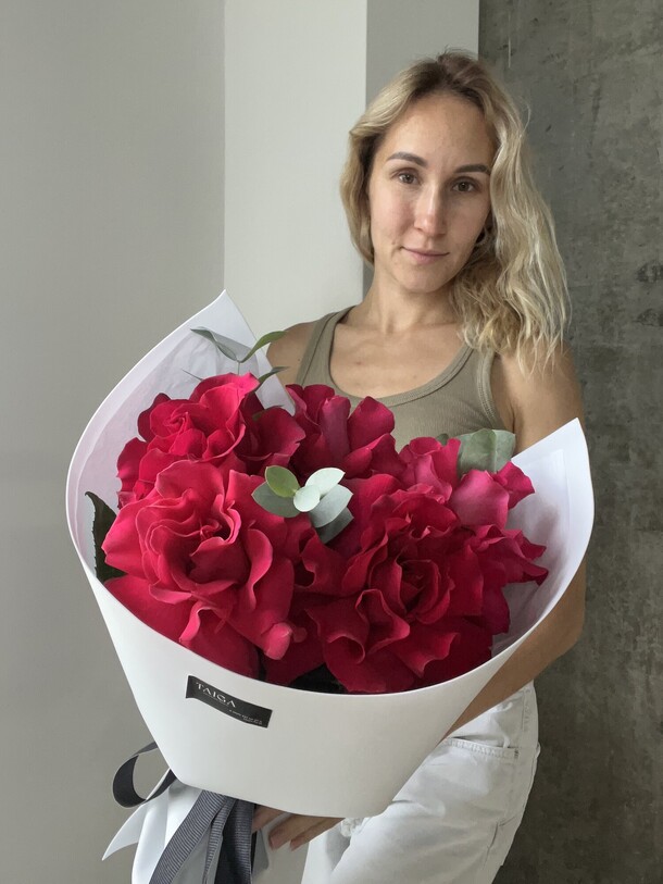 Малиновые кружевные розы, артикул F1343642 - 3500 рублей, доставка по городу. Flawery - доставка цветов