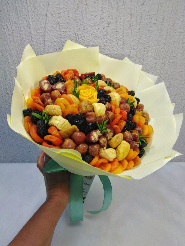 Сухофруктики, артикул F1147315 - 3450 рублей, доставка по городу. Flawery - доставка цветов