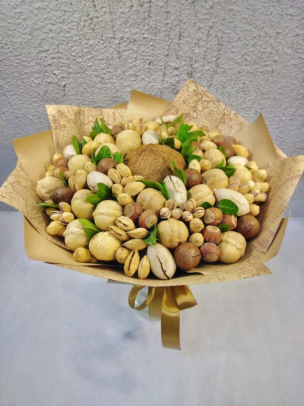 Букет ореховый с кокосом, артикул F1157388 - 3700 рублей, доставка по городу. Flawery - доставка цветов