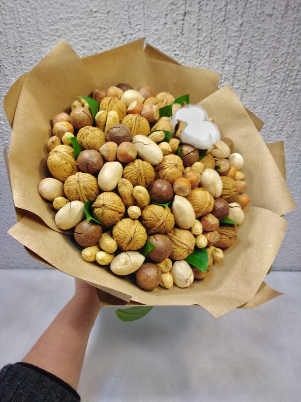 Ореховый букет, артикул F1193894 - 3200 рублей, доставка по городу. Flawery - доставка цветов