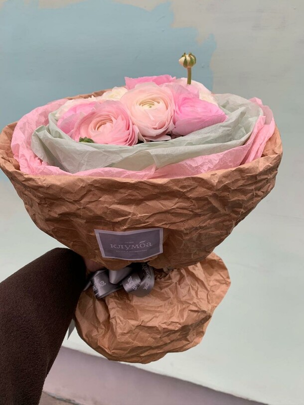 Моно букет "ранункулюс", артикул F1090684 - 12000 рублей, доставка по городу. Flawery - доставка цветов